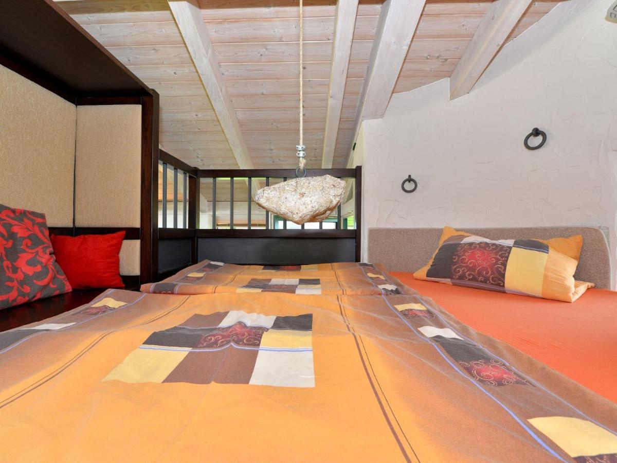 Holiday Home With Whirlpool And Sauna In Viechtach Luaran gambar