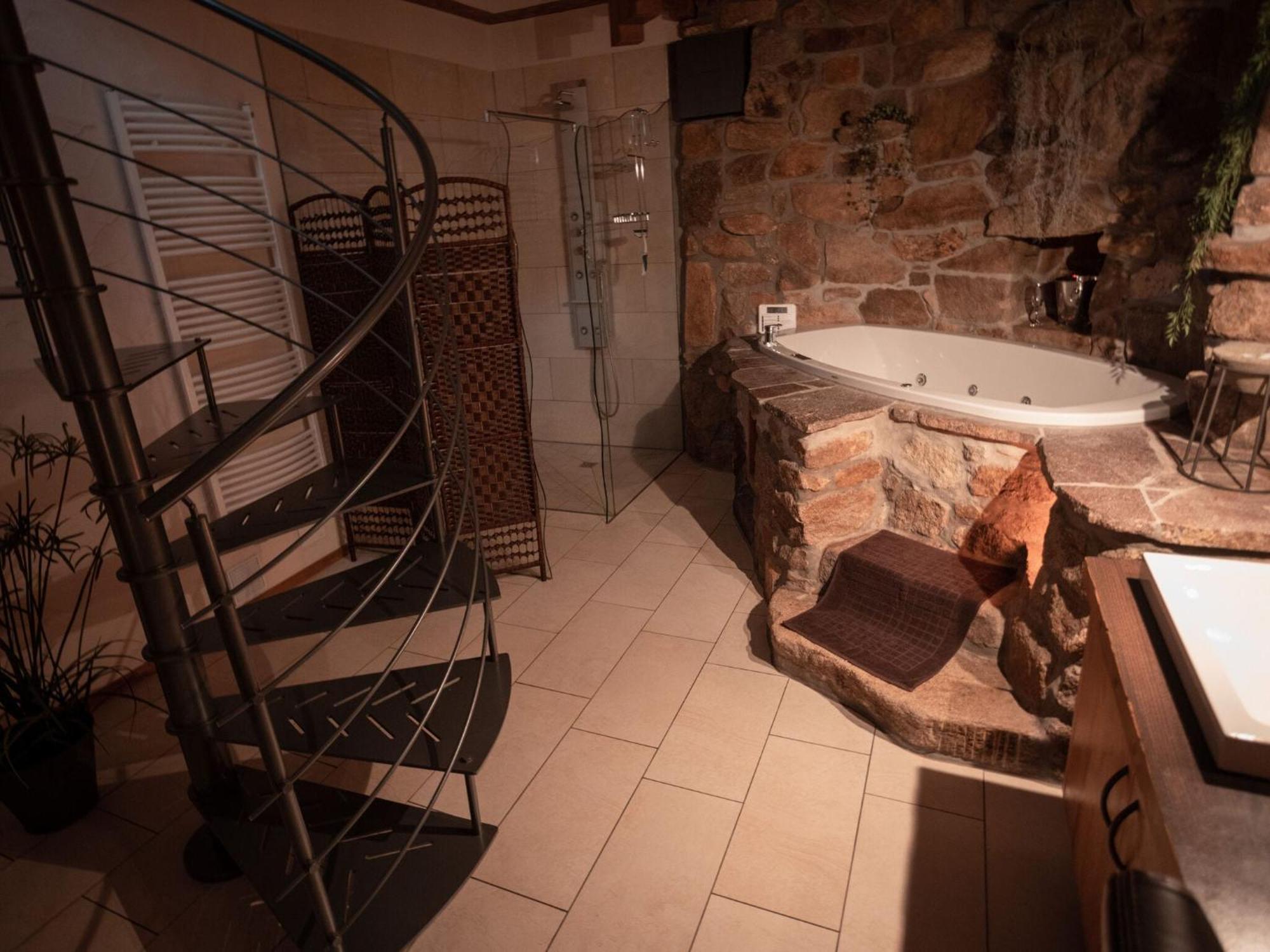 Holiday Home With Whirlpool And Sauna In Viechtach Luaran gambar